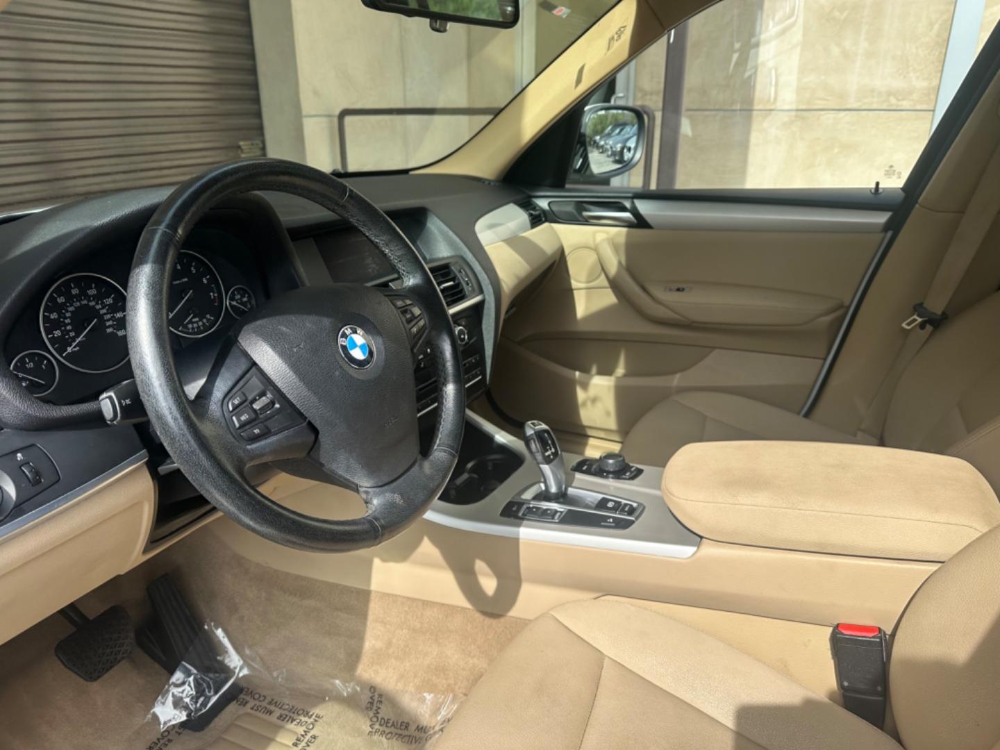 2013 WHITE /Tan BMW X3 xDrive28i (5UXWX9C54D0) with an 3.0L L6 DOHC 24V engine, 8-Speed Automatic transmission, located at 30 S. Berkeley Avenue, Pasadena, CA, 91107, (626) 248-7567, 34.145447, -118.109398 - Photo#9